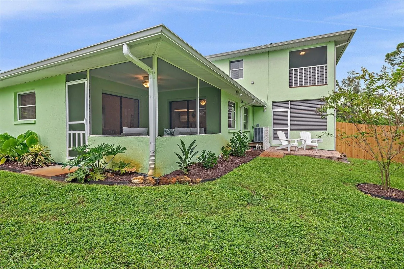 3636 ROSLYN RD