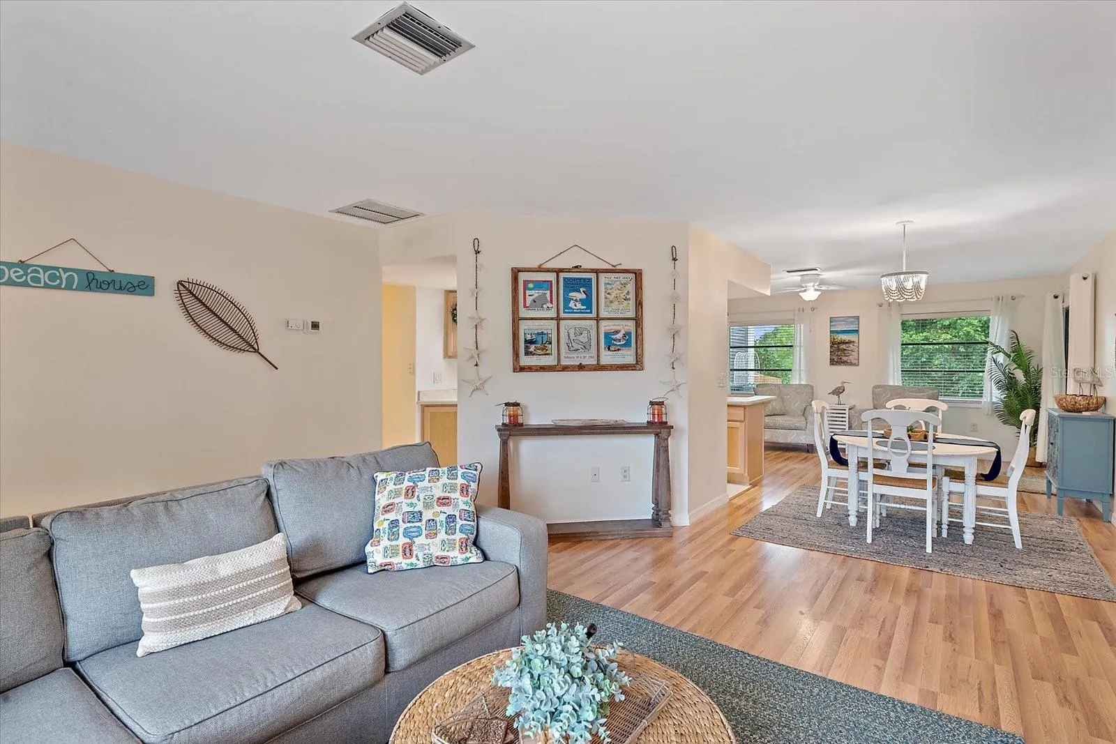 3636 ROSLYN RD