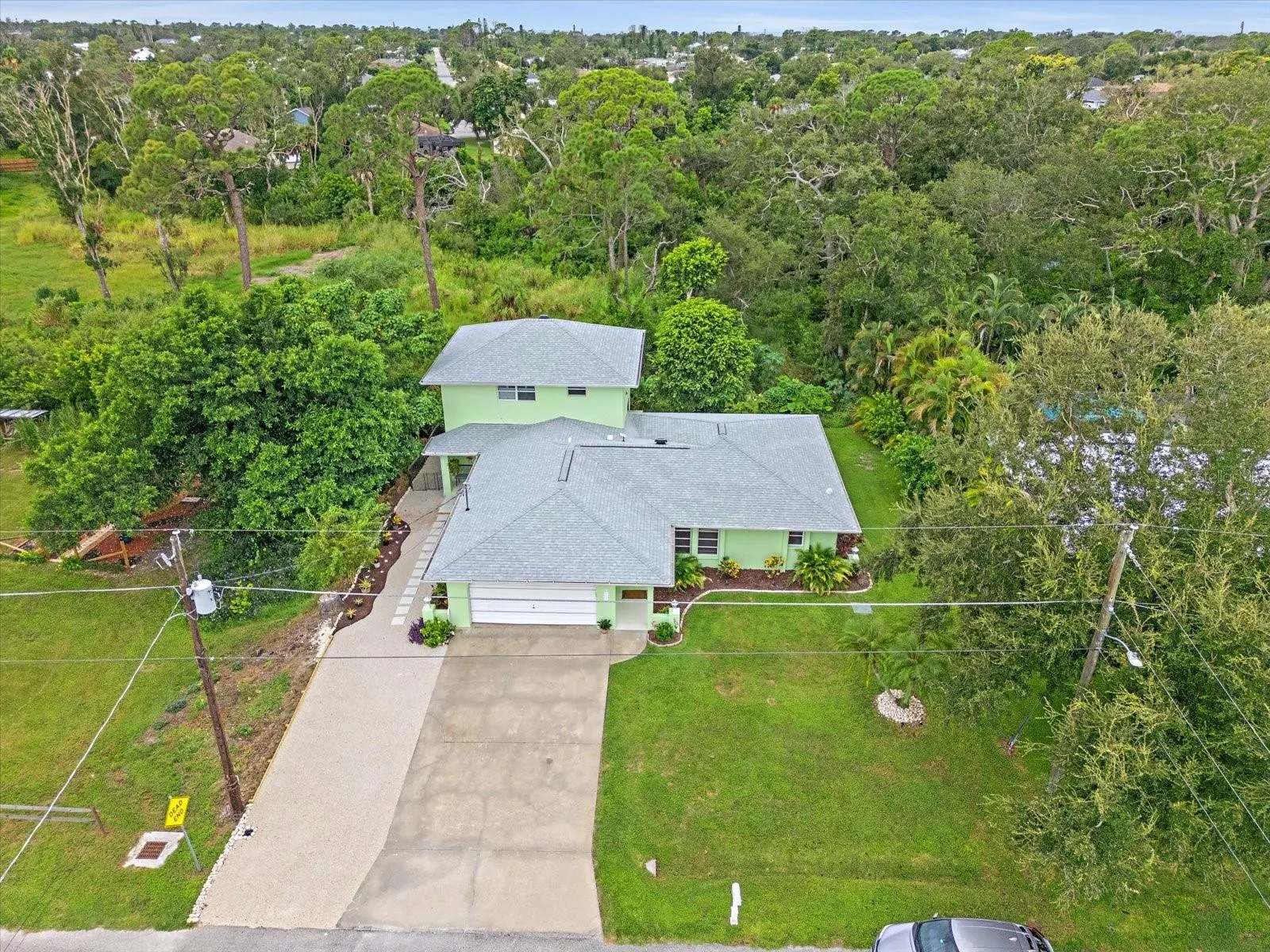 3636 ROSLYN RD