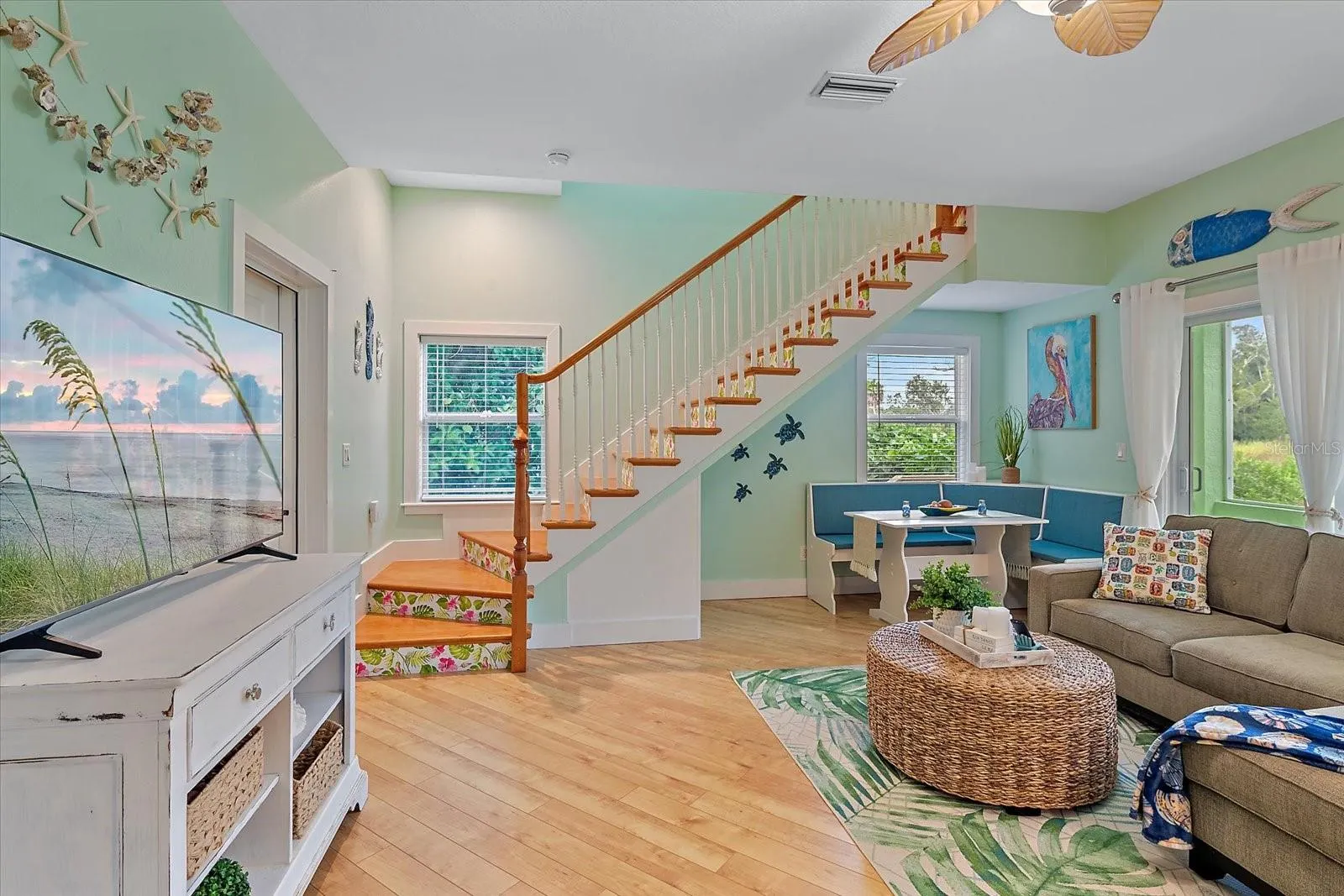3636 ROSLYN RD