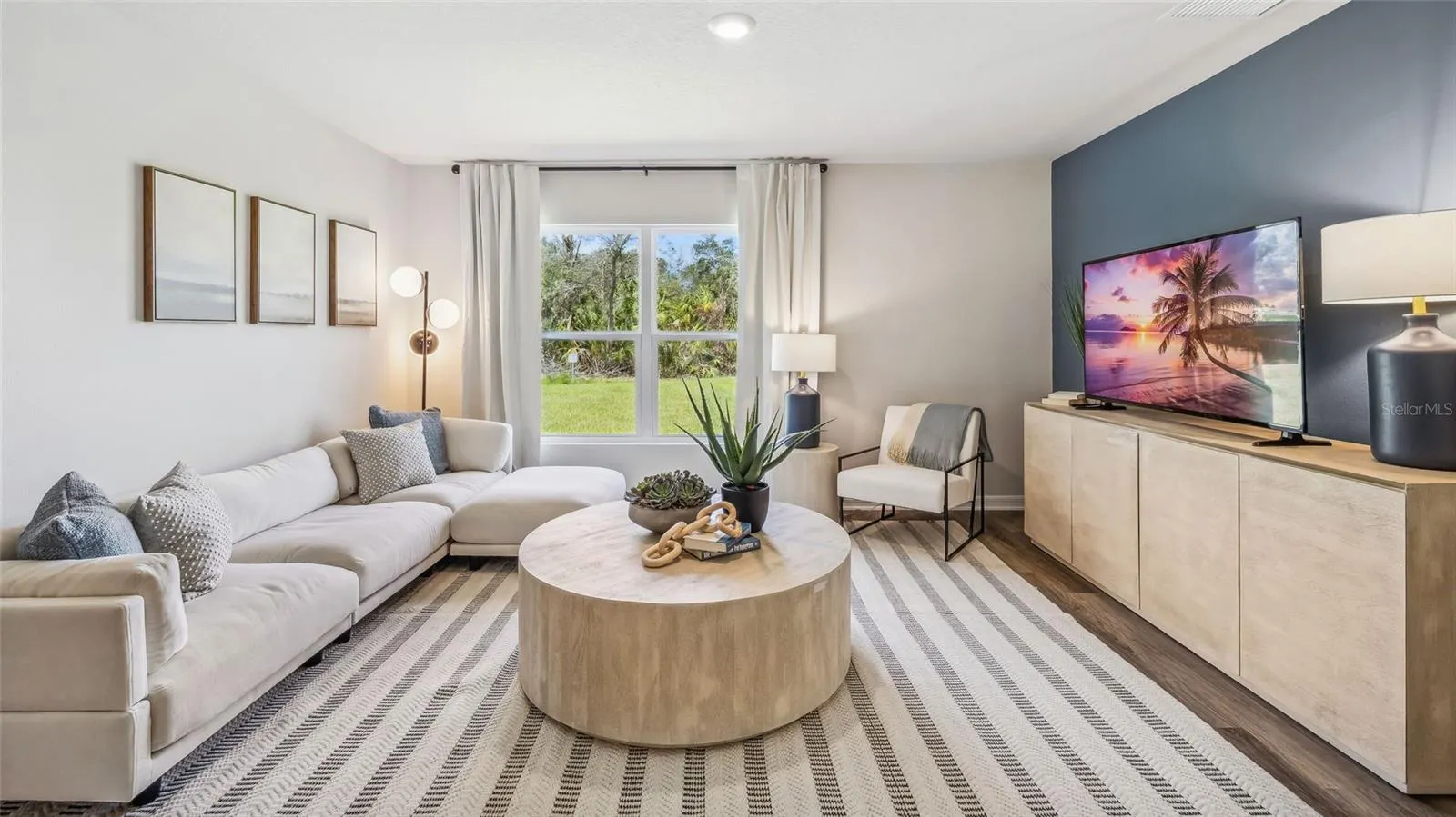 5918 SILVER FEATHER WAY