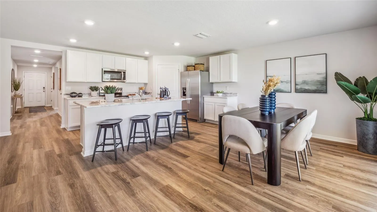 5918 SILVER FEATHER WAY