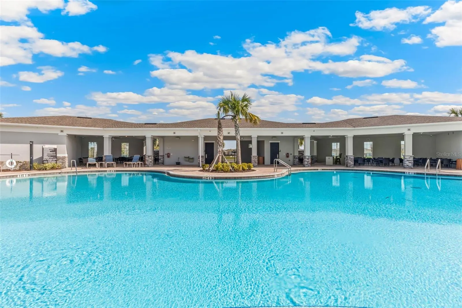 5918 SILVER FEATHER WAY