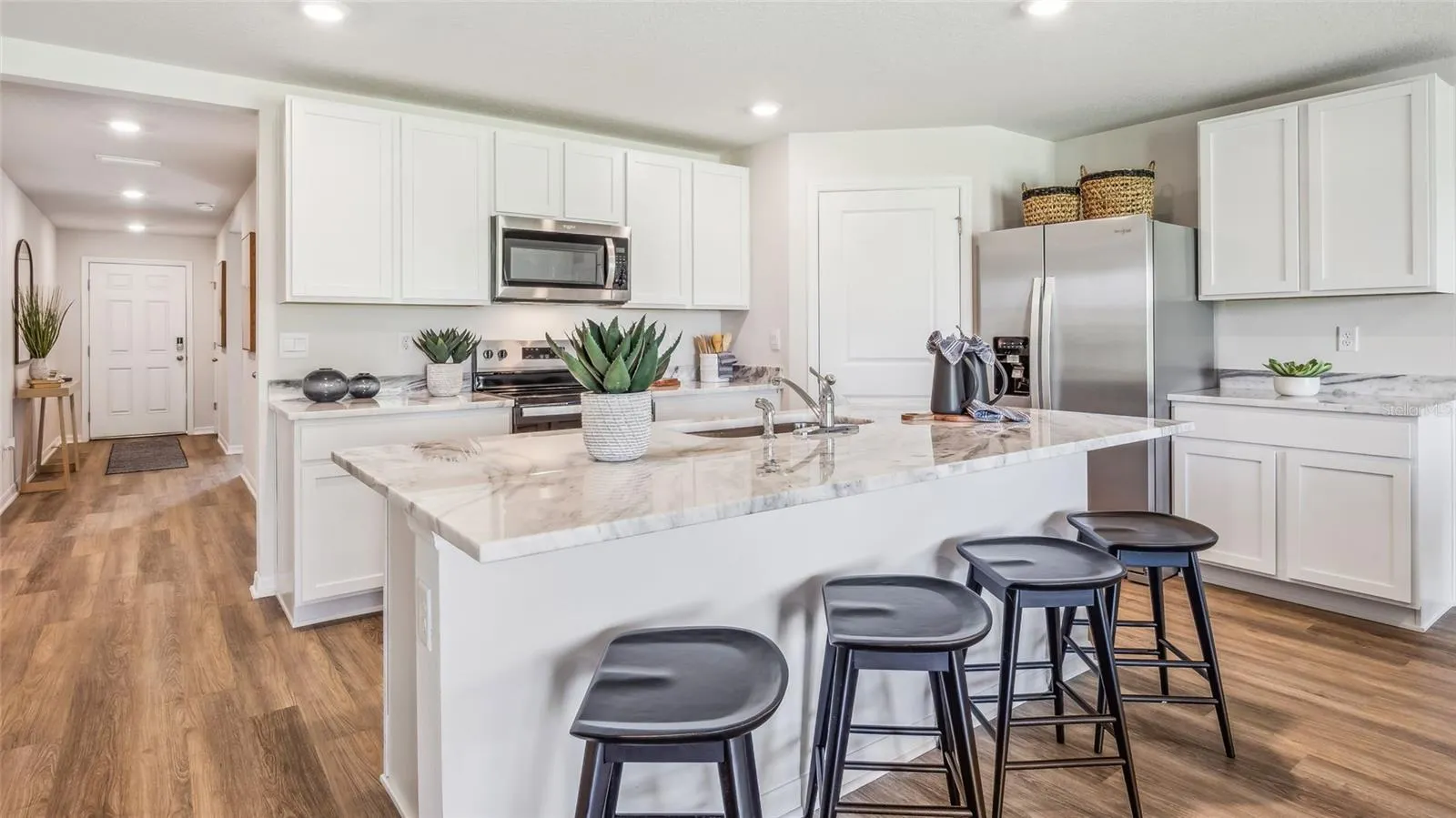 5918 SILVER FEATHER WAY
