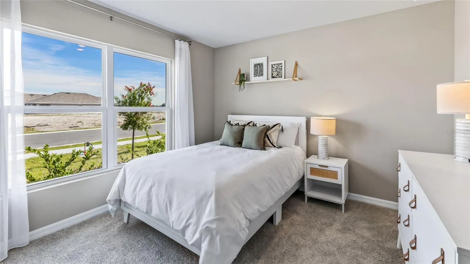 5918 SILVER FEATHER WAY