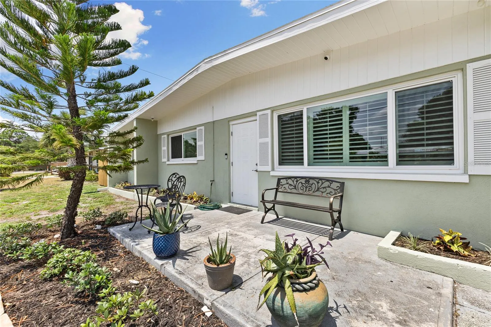 163 SUNWAY AVE