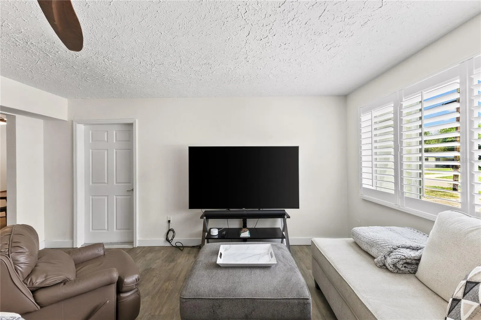 163 SUNWAY AVE