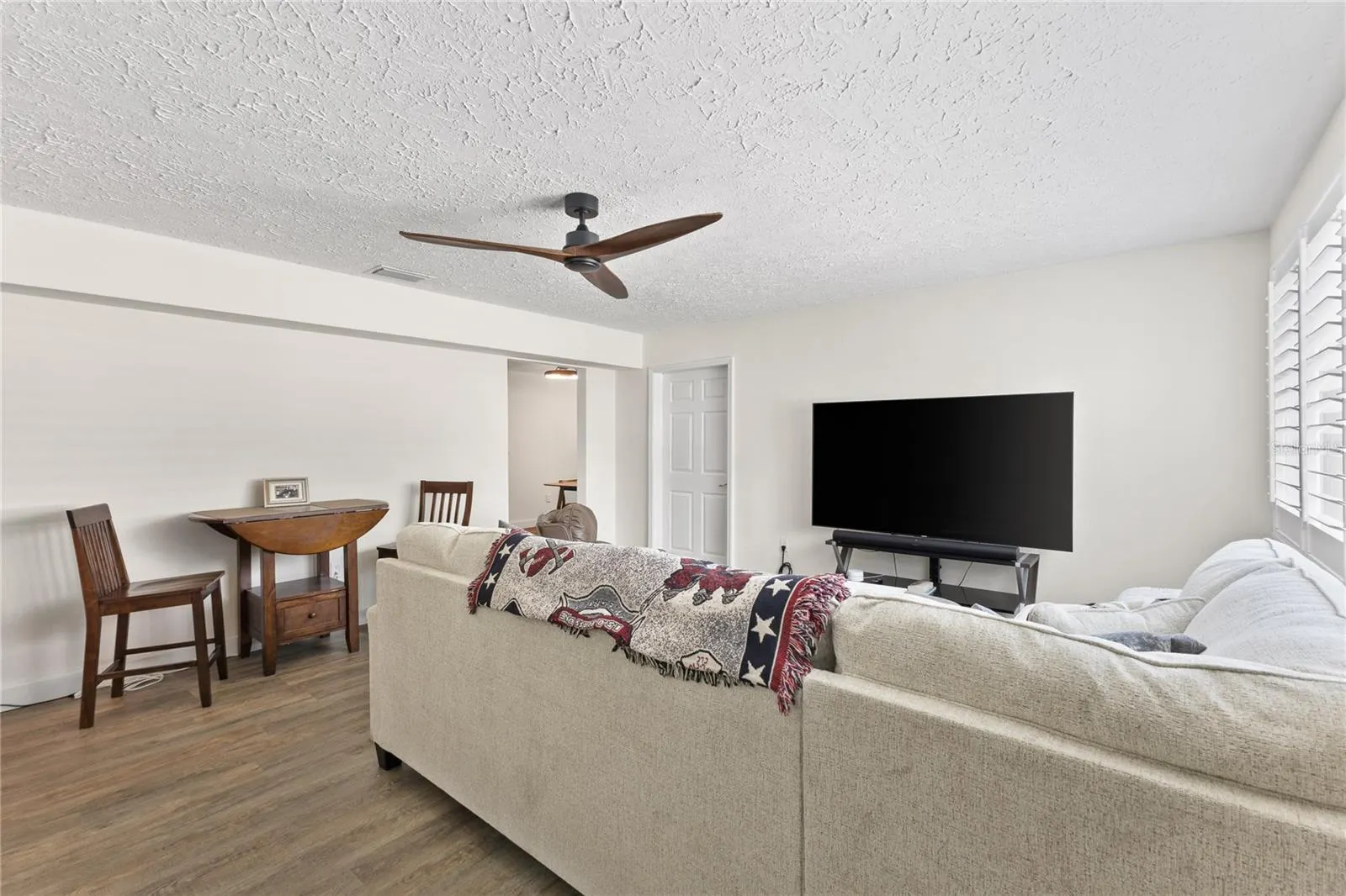163 SUNWAY AVE