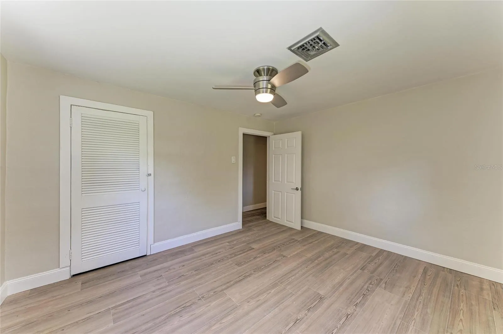 8164 ROBERT ST