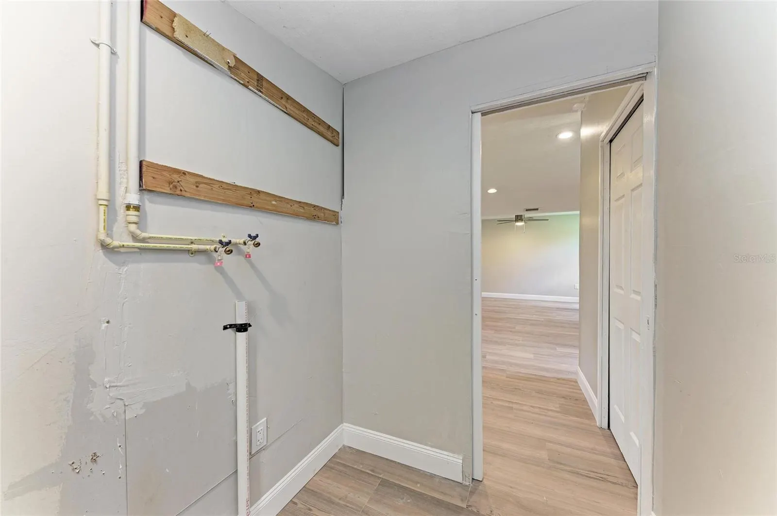 8164 ROBERT ST