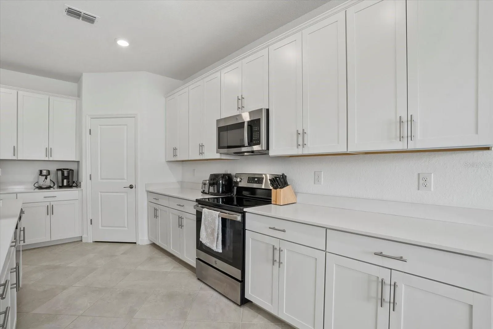 8554 SAINT KITTS CIR