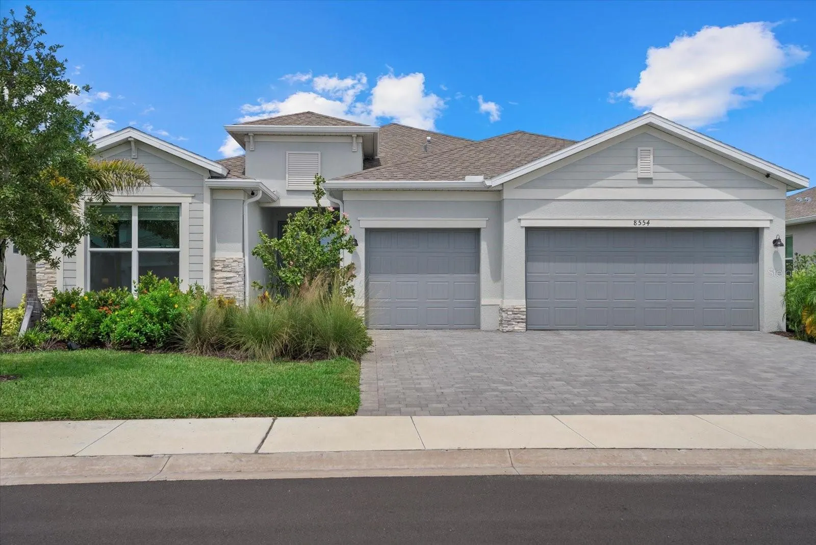 8554 SAINT KITTS CIR