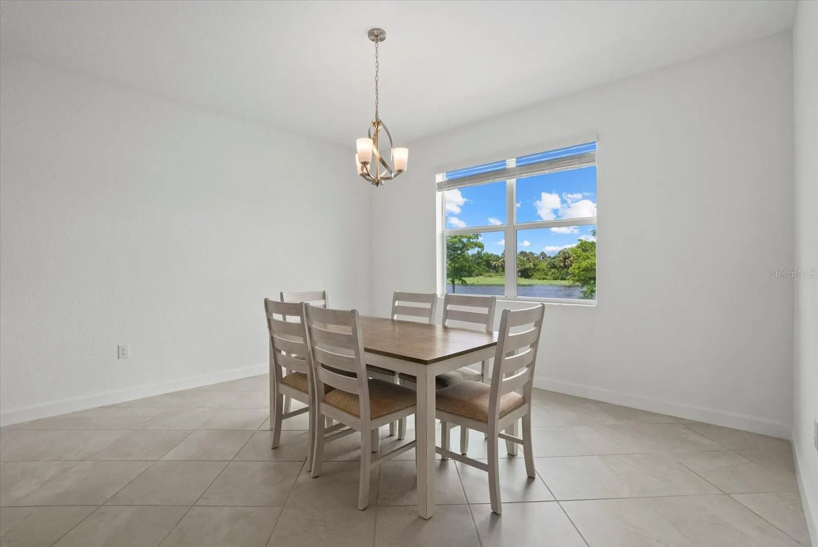 8554 SAINT KITTS CIR