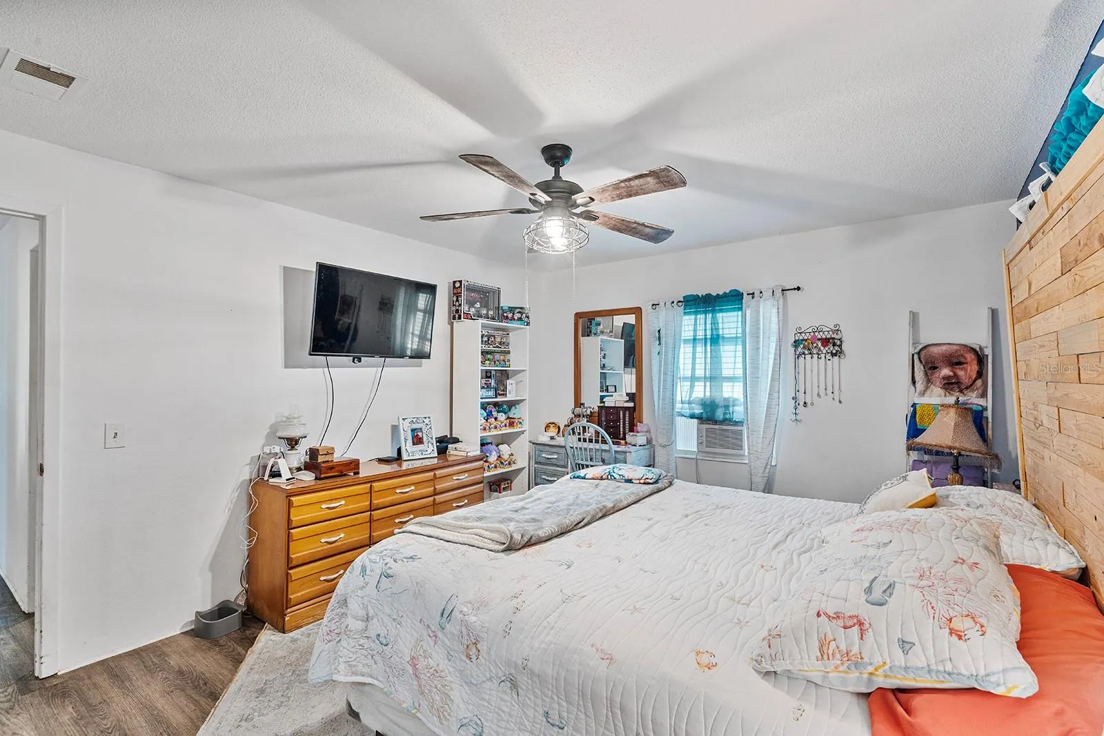 6 WOODLAND CIR