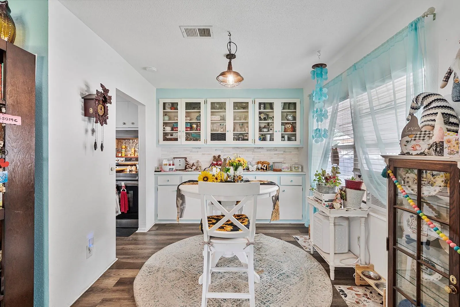 6 WOODLAND CIR