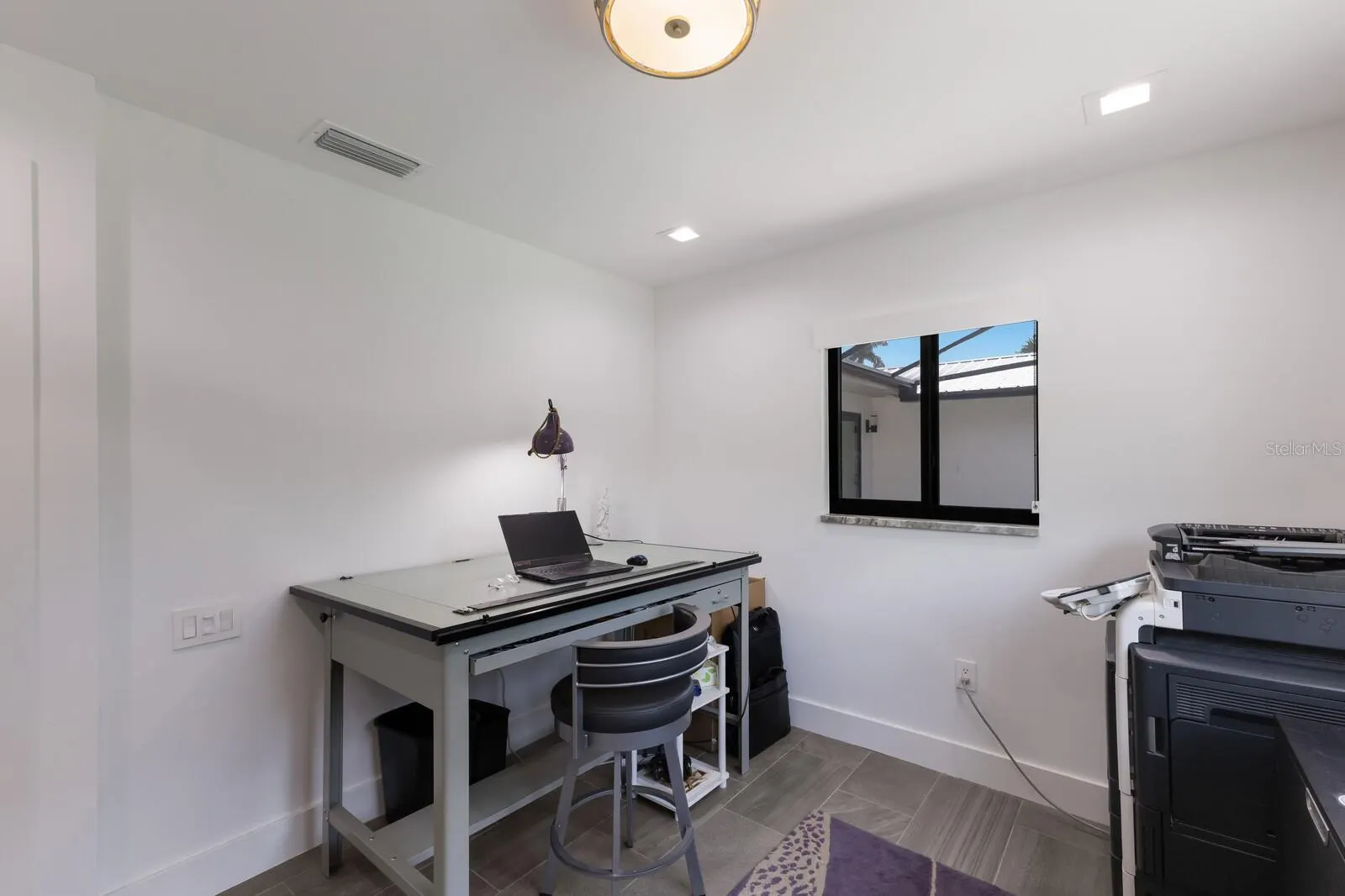 426 N SHORE DR