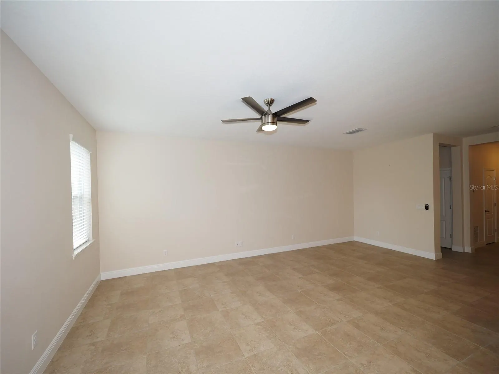 995 MOLLY CIR