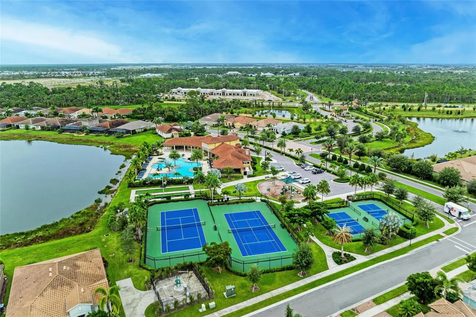 11669 TAPESTRY LN