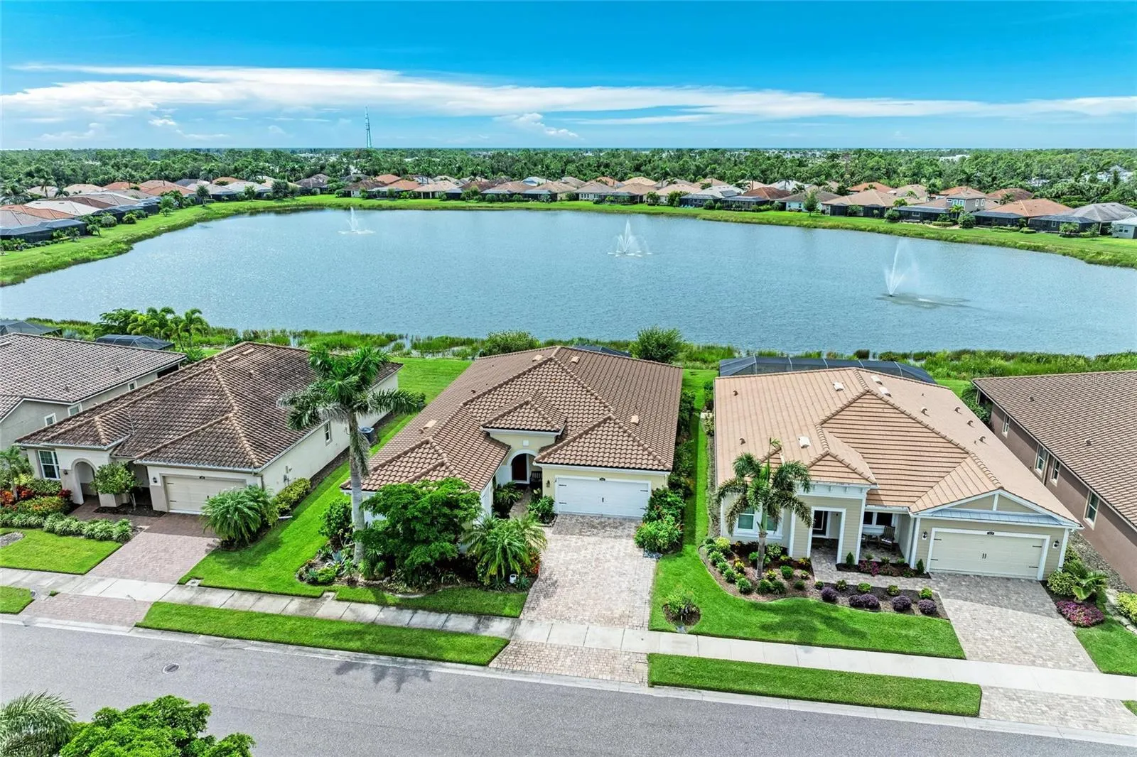 11669 TAPESTRY LN