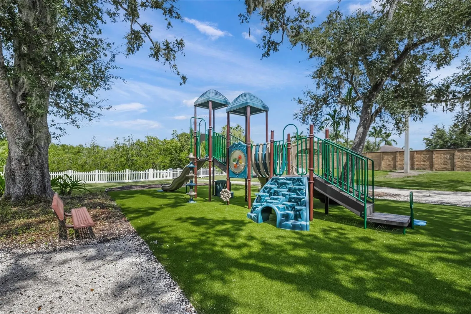 4520 BLUE MARLIN DR