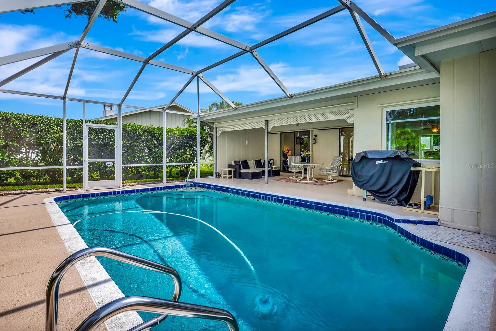1235 PINE NEEDLE RD