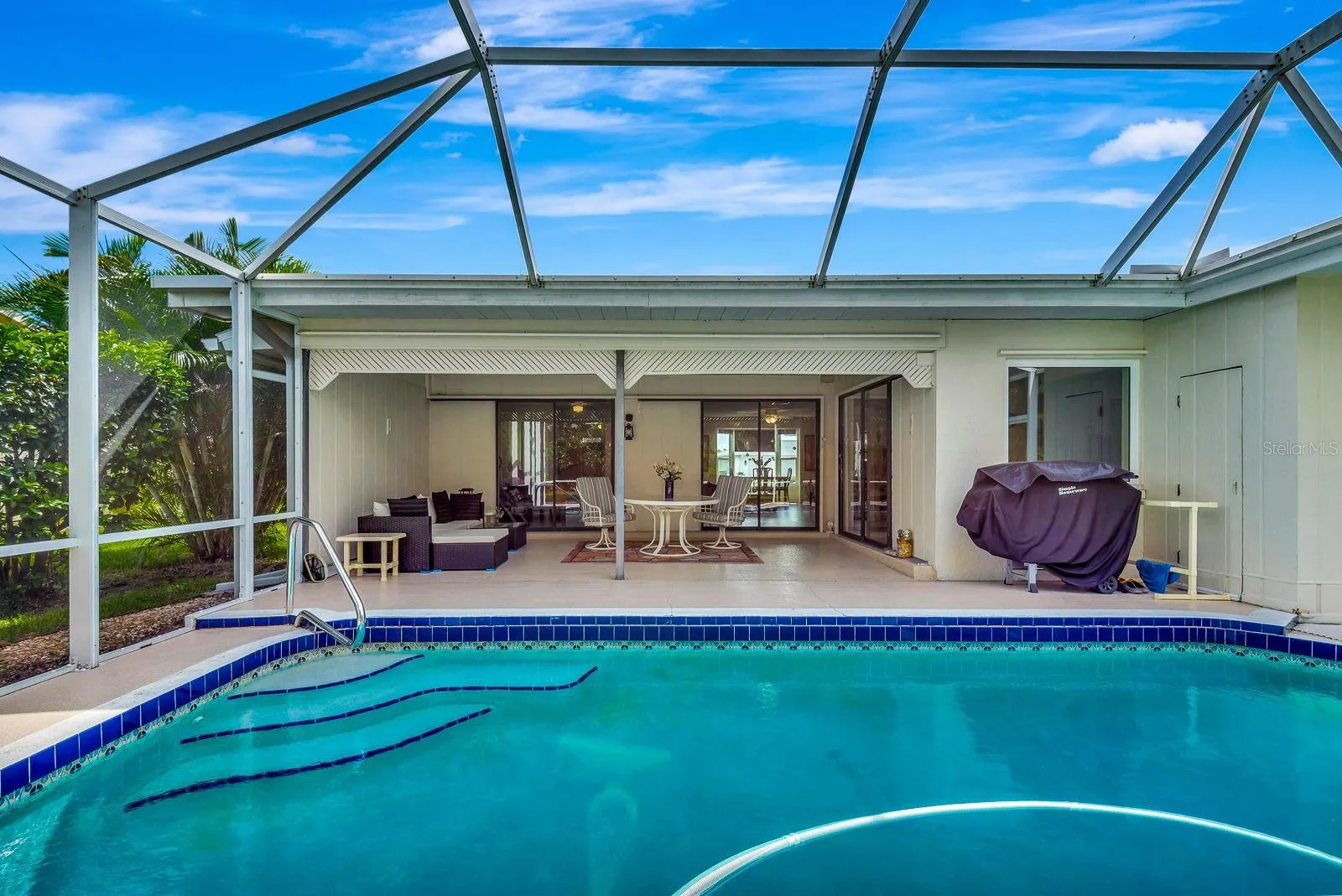 1235 PINE NEEDLE RD