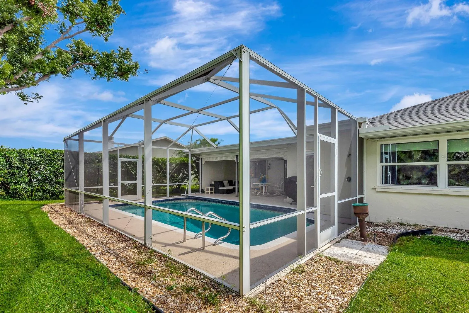 1235 PINE NEEDLE RD