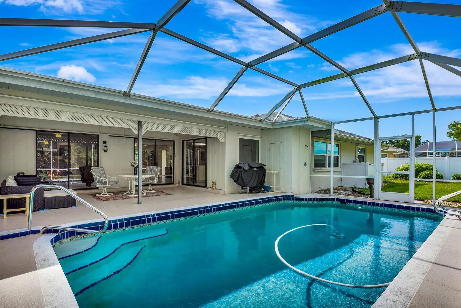 1235 PINE NEEDLE RD