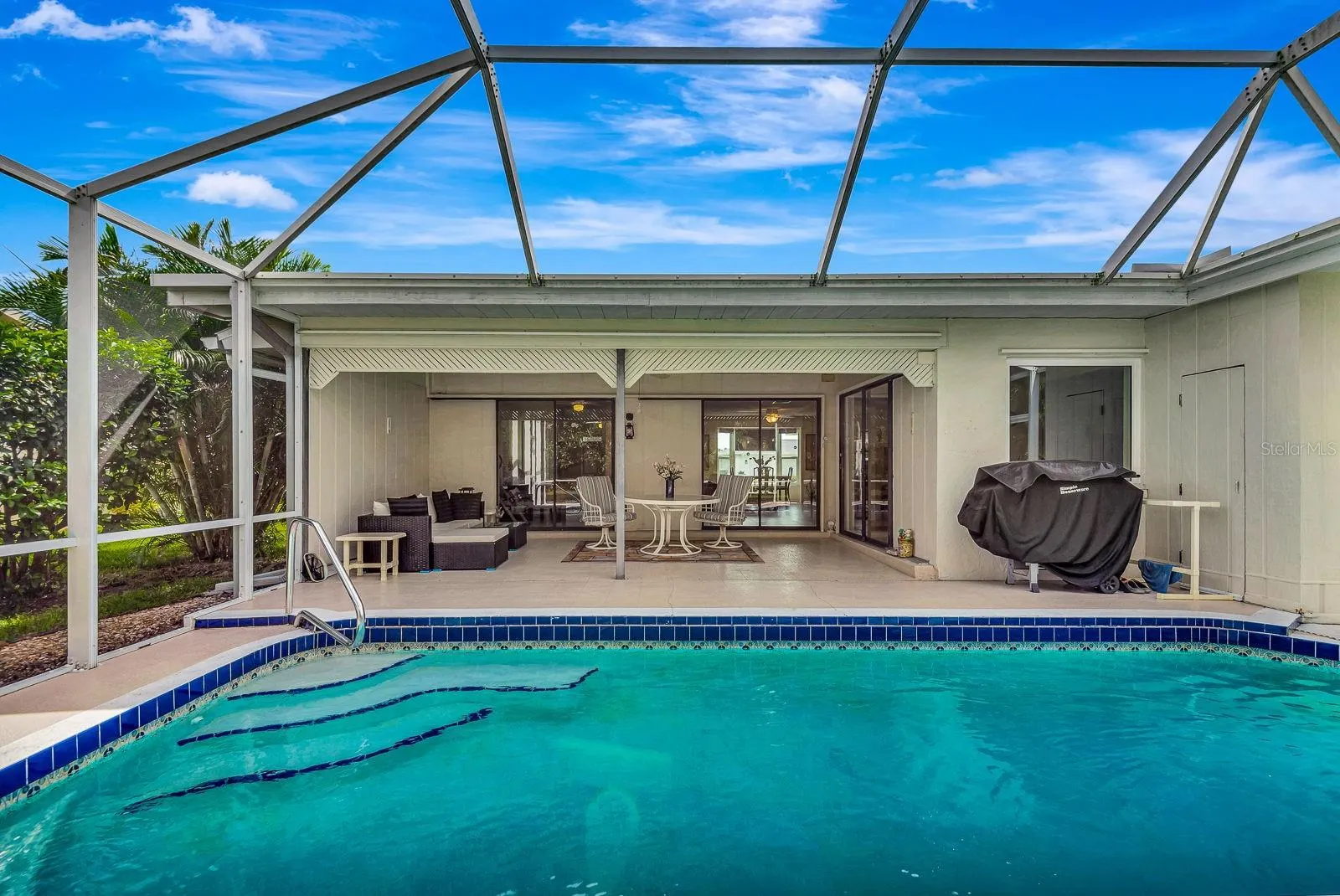 1235 PINE NEEDLE RD