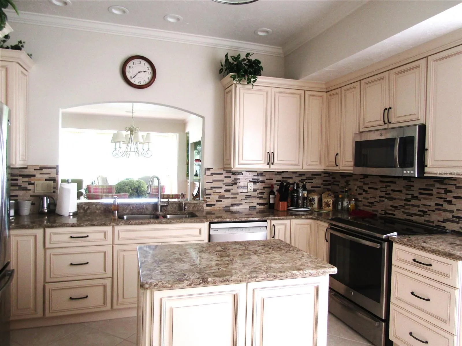 3881 CHATSWORTH GREENE CT #20, #20