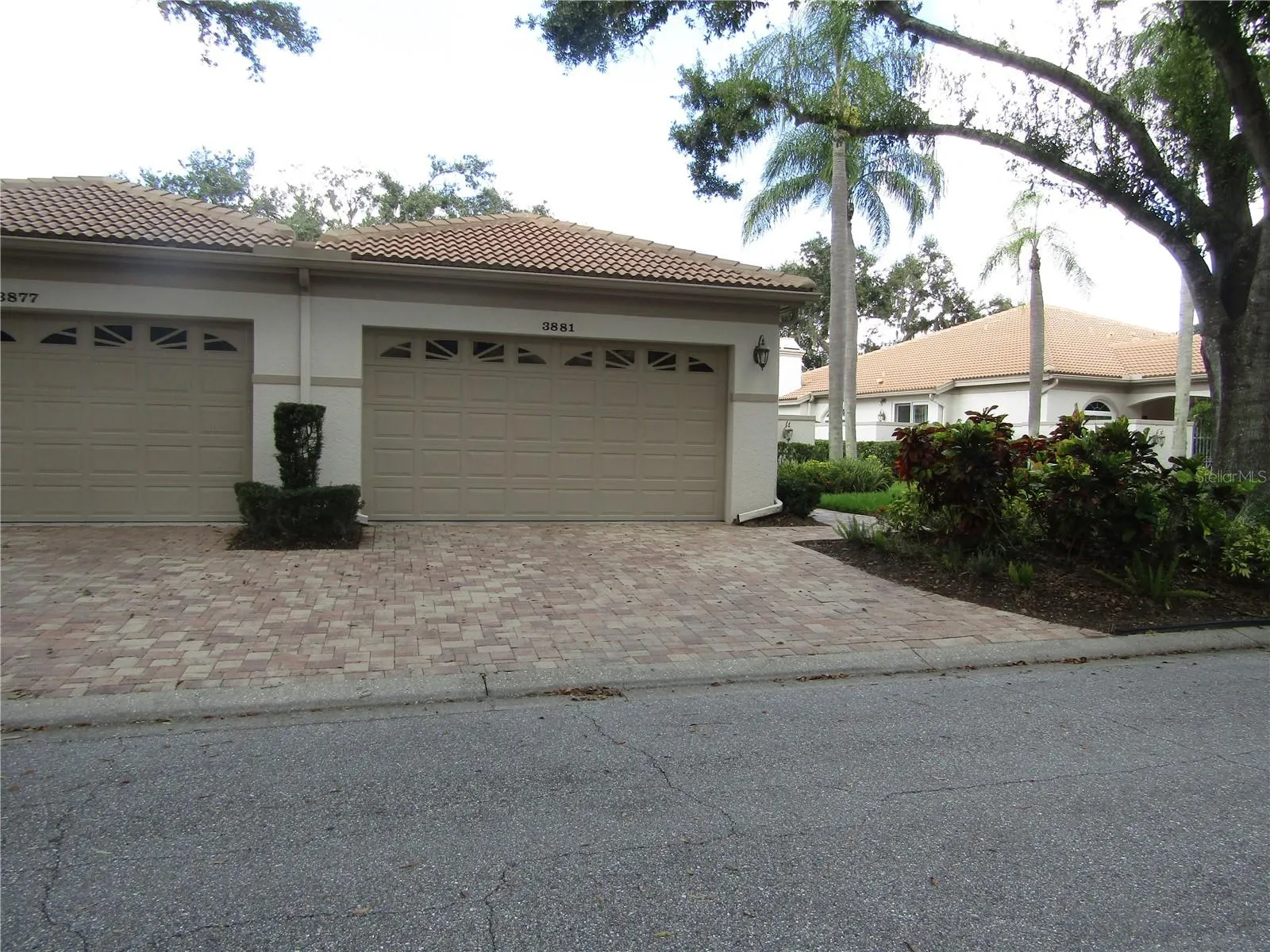 3881 CHATSWORTH GREENE CT #20, #20