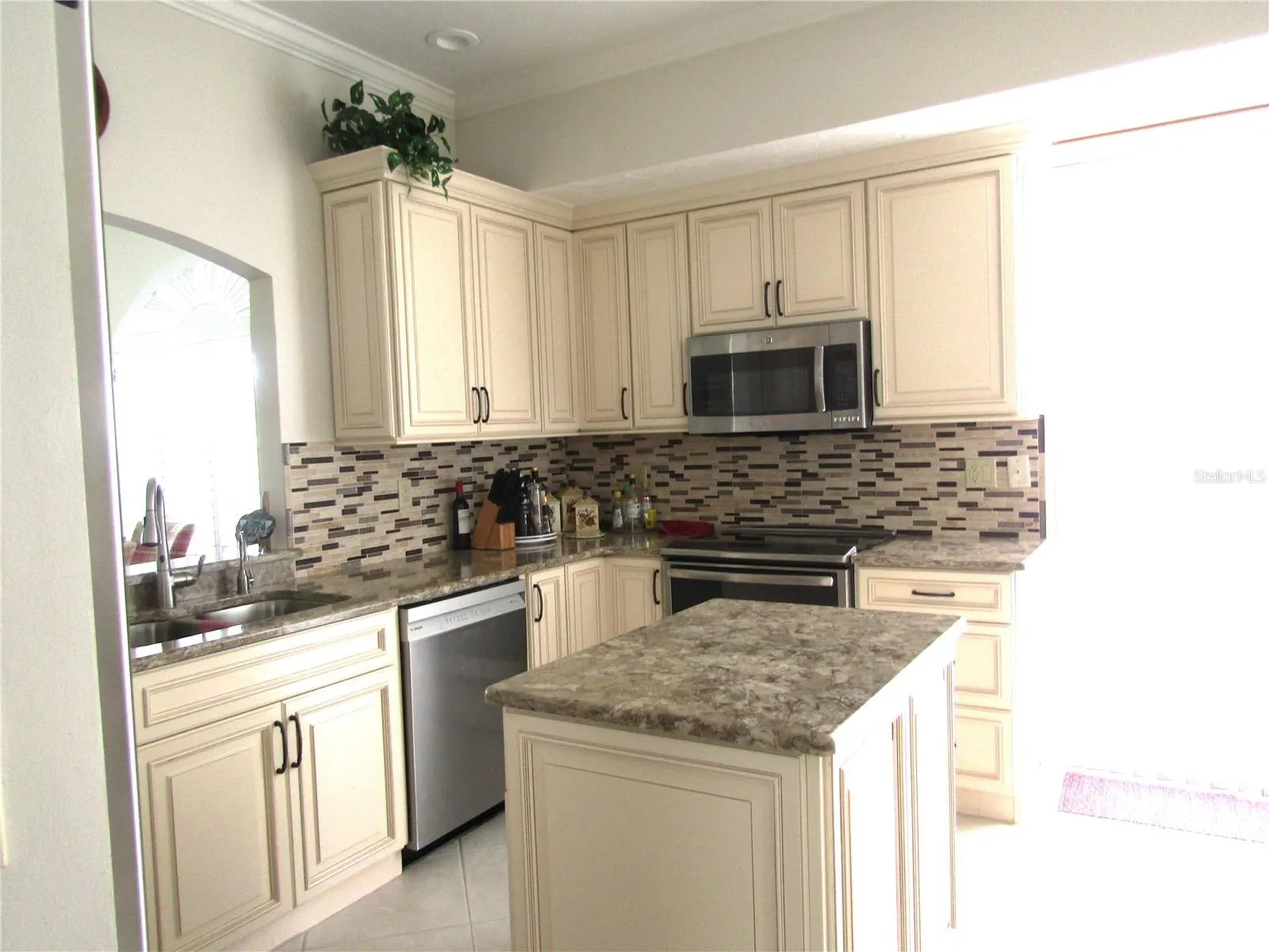 3881 CHATSWORTH GREENE CT #20, #20