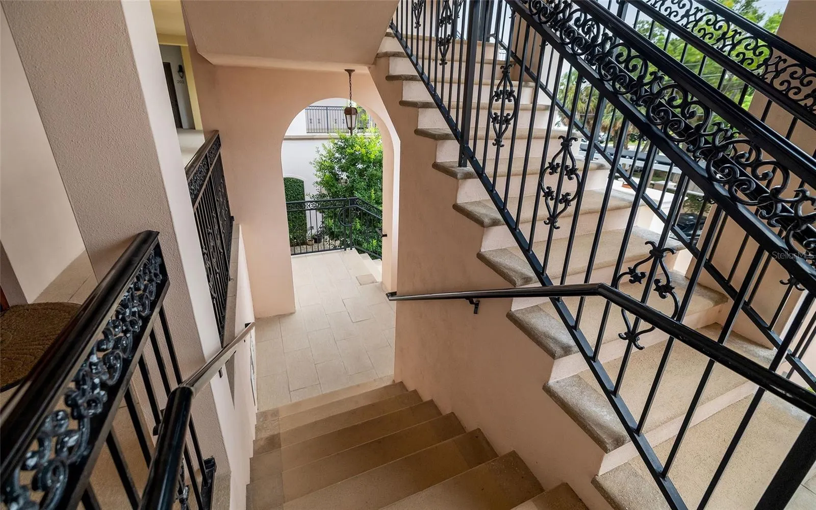 555 N ORANGE AVE #207, #207