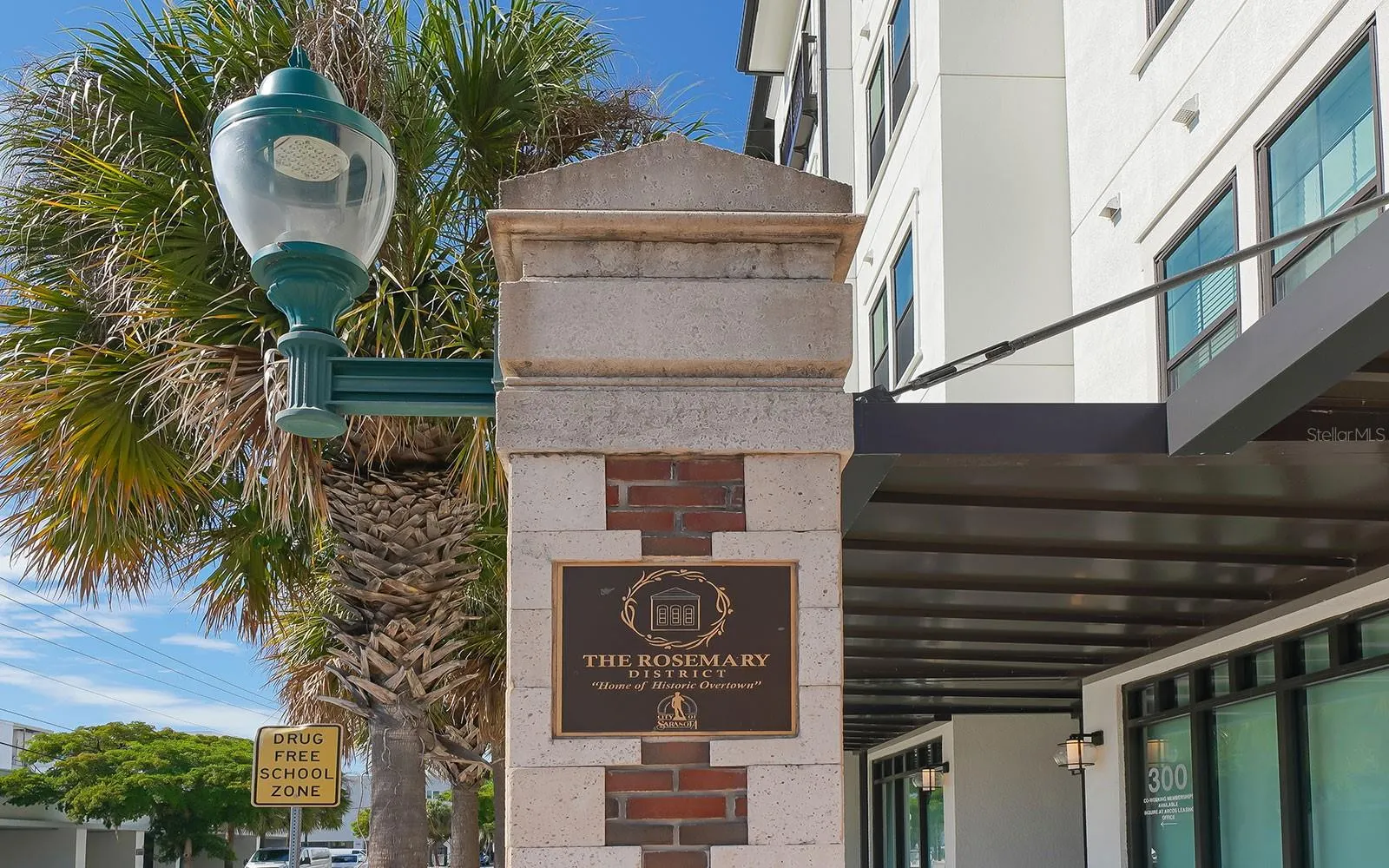 555 N ORANGE AVE #207, #207