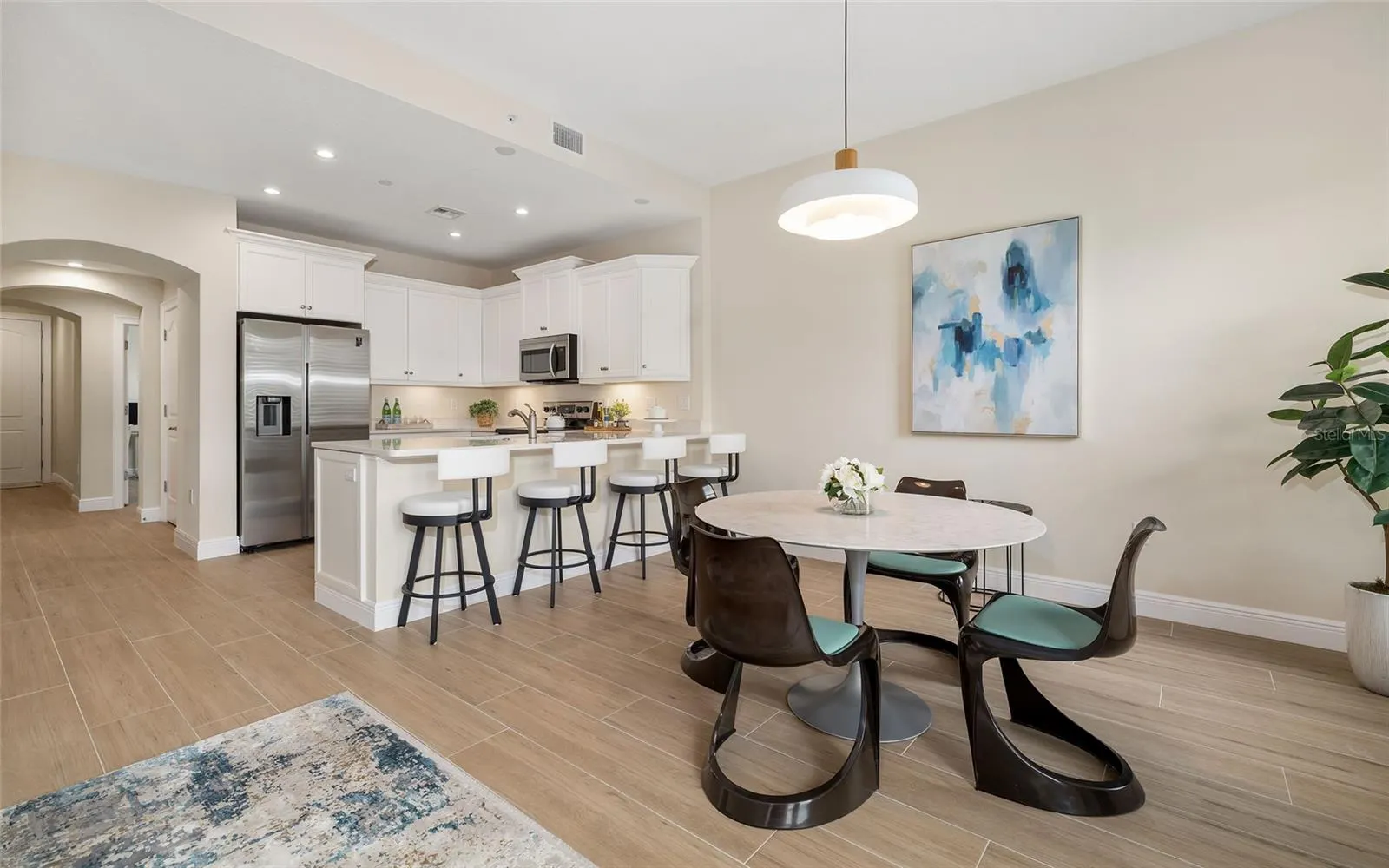 555 N ORANGE AVE #207, #207