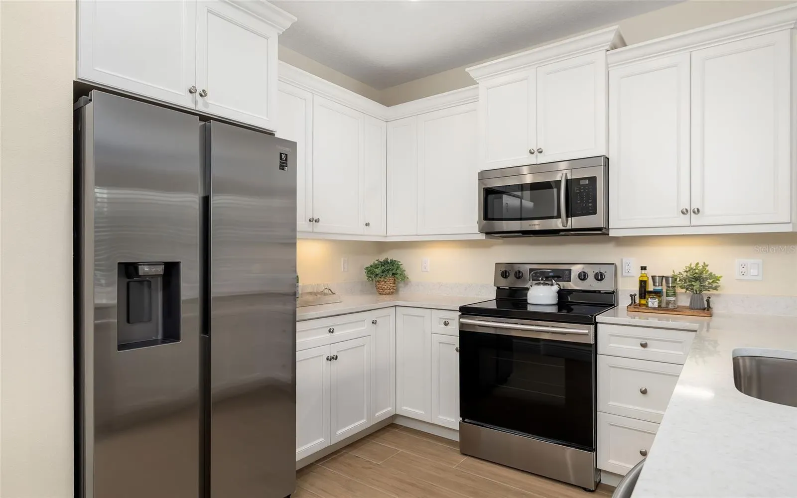 555 N ORANGE AVE #207, #207