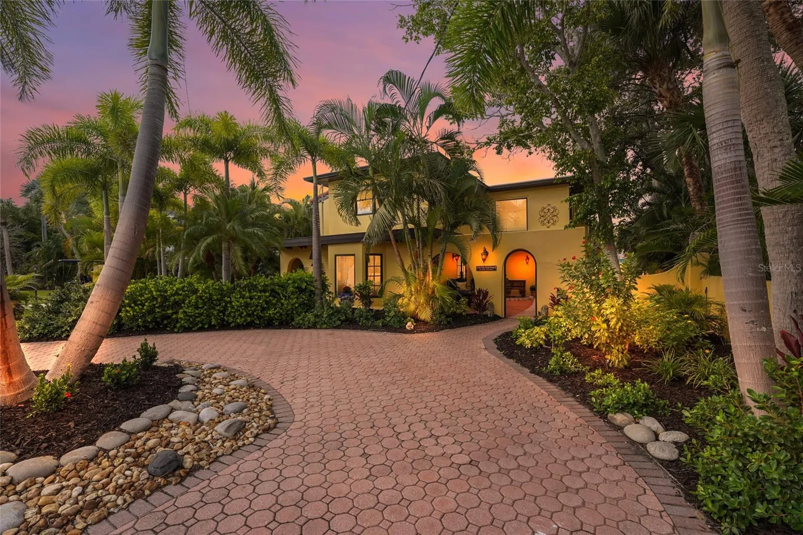 5354 CALLE FLORIDA