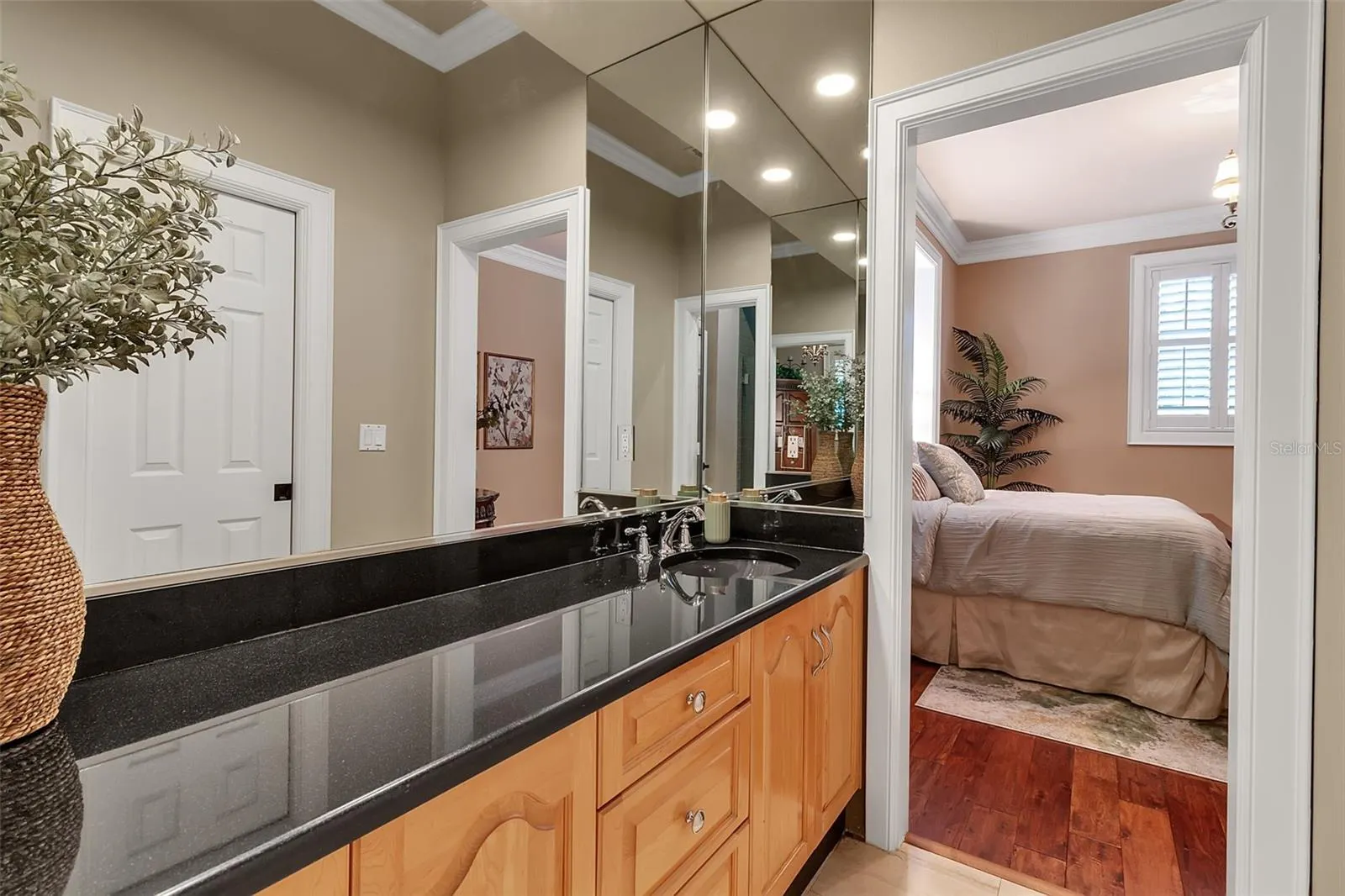 422 BLUE GARDEN LN