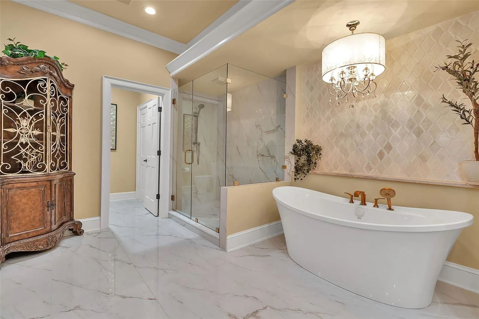 422 BLUE GARDEN LN