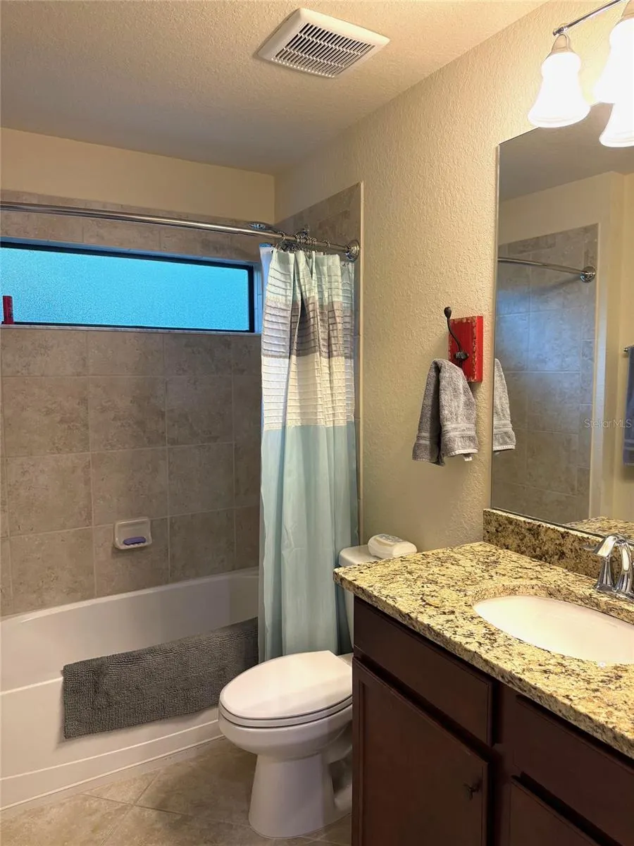 5528 PALMER CIR #206, #206