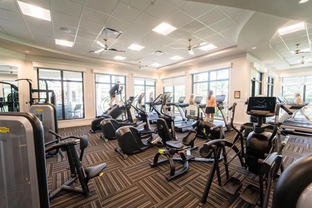 5528 PALMER CIR #206, #206
