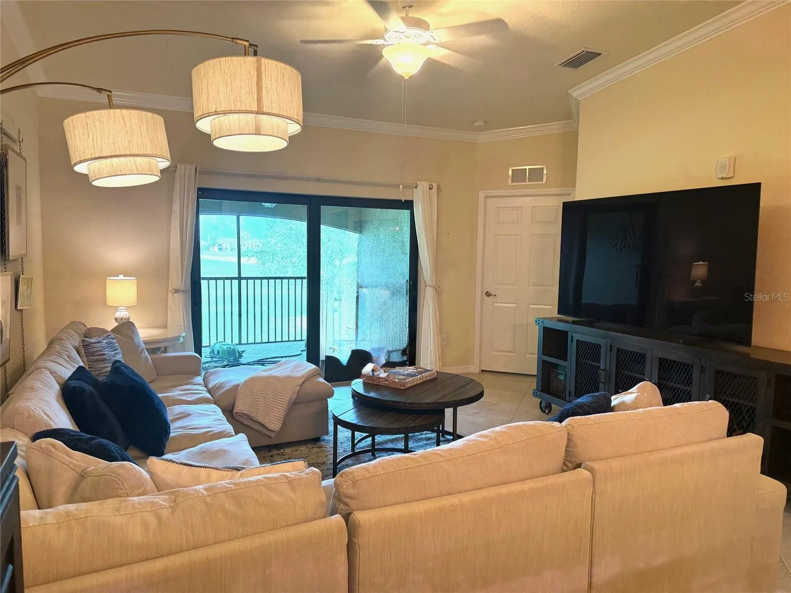 5528 PALMER CIR #206, #206