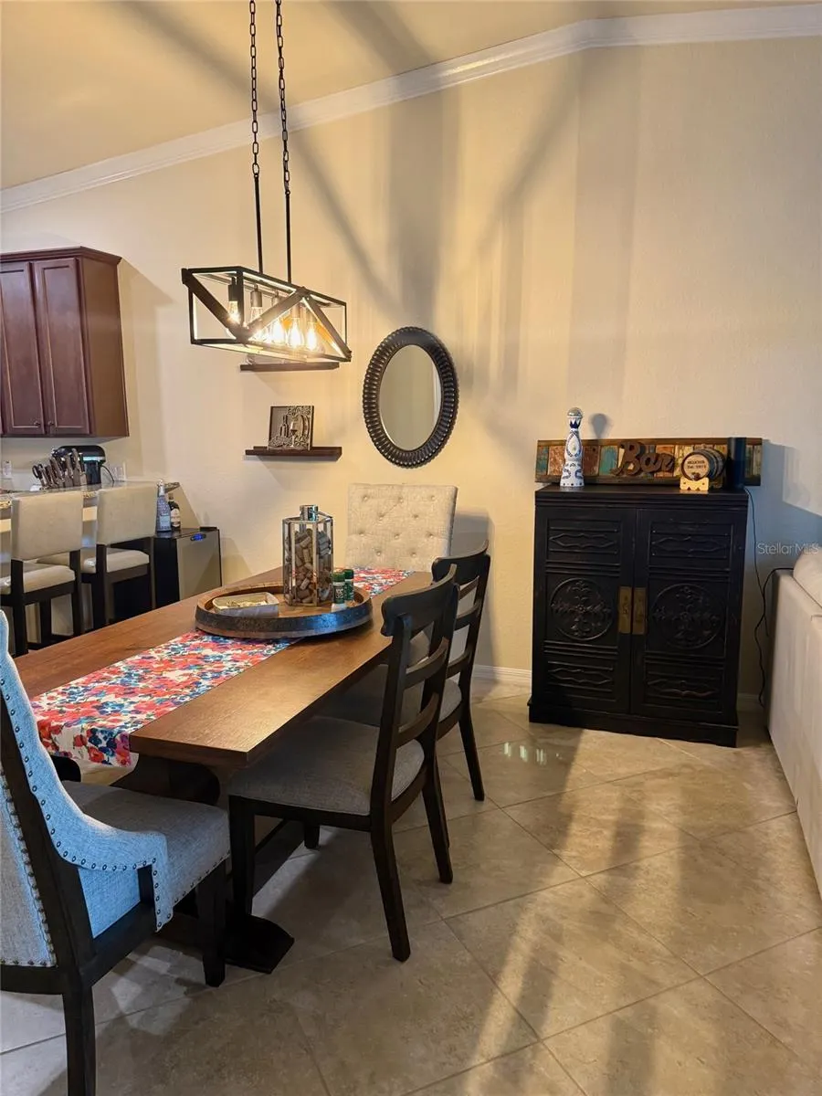 5528 PALMER CIR #206, #206