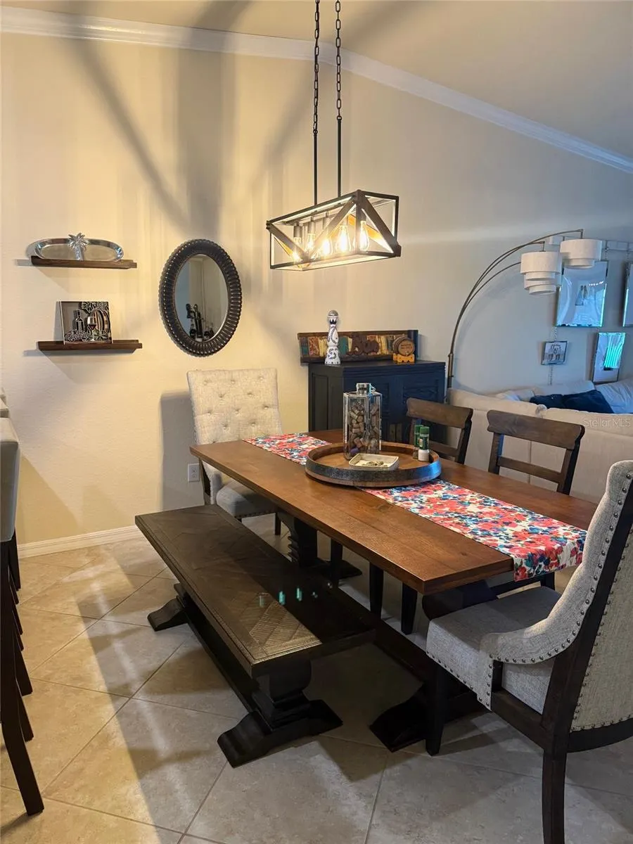5528 PALMER CIR #206, #206