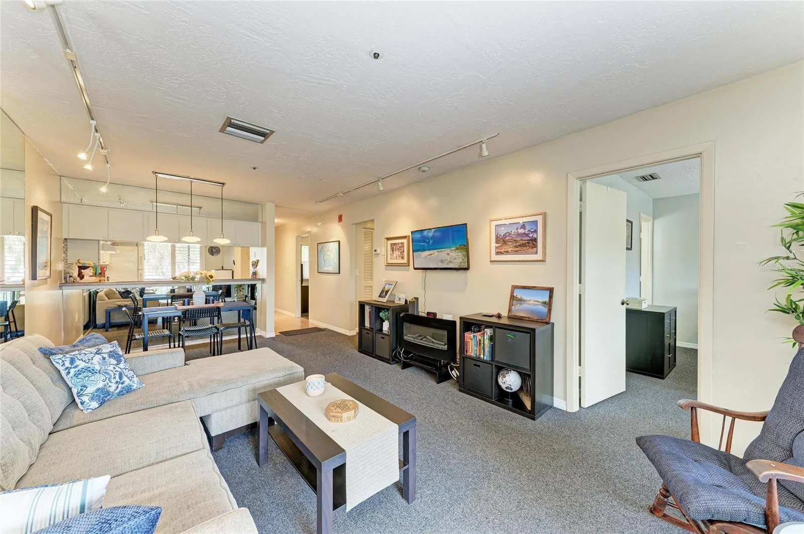 2124 TAMIAMI TRL #207, #207