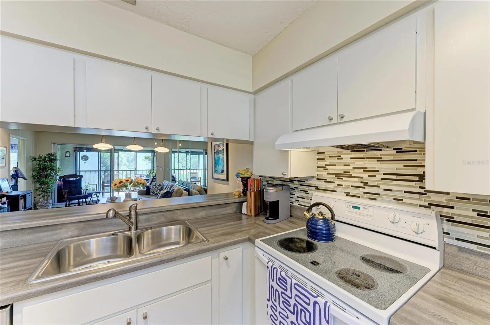 2124 TAMIAMI TRL #207, #207