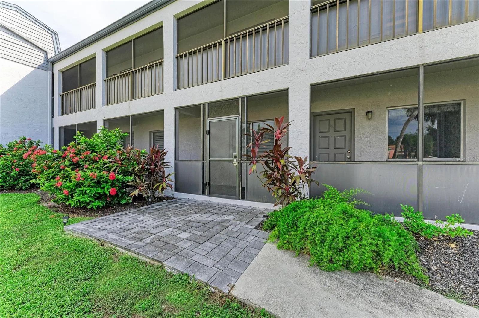2124 TAMIAMI TRL #207, #207