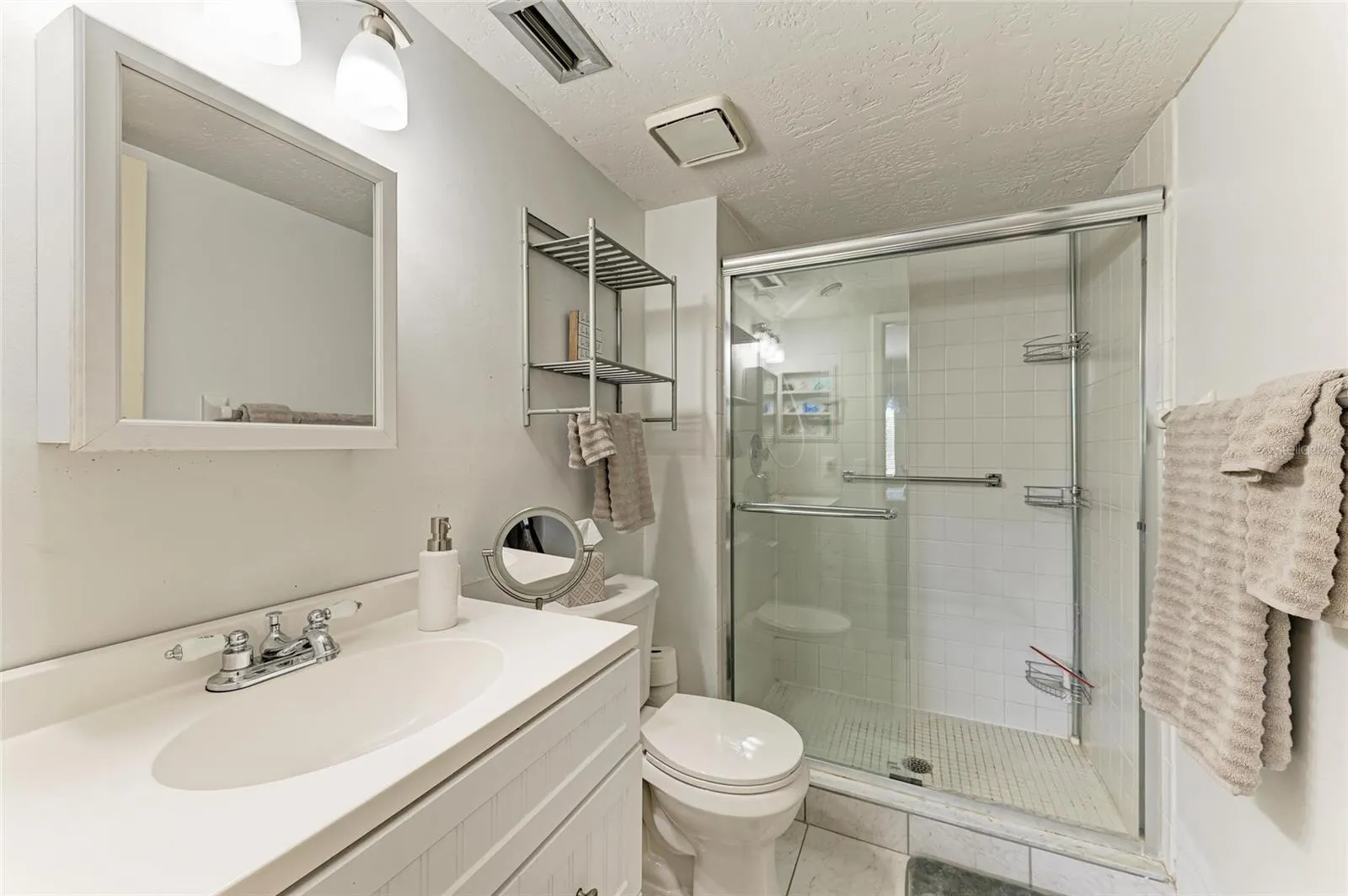 2124 TAMIAMI TRL #207, #207