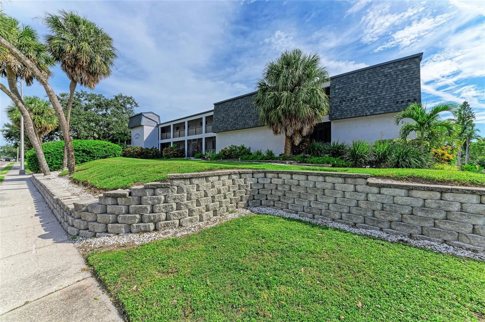 2124 TAMIAMI TRL #207, #207