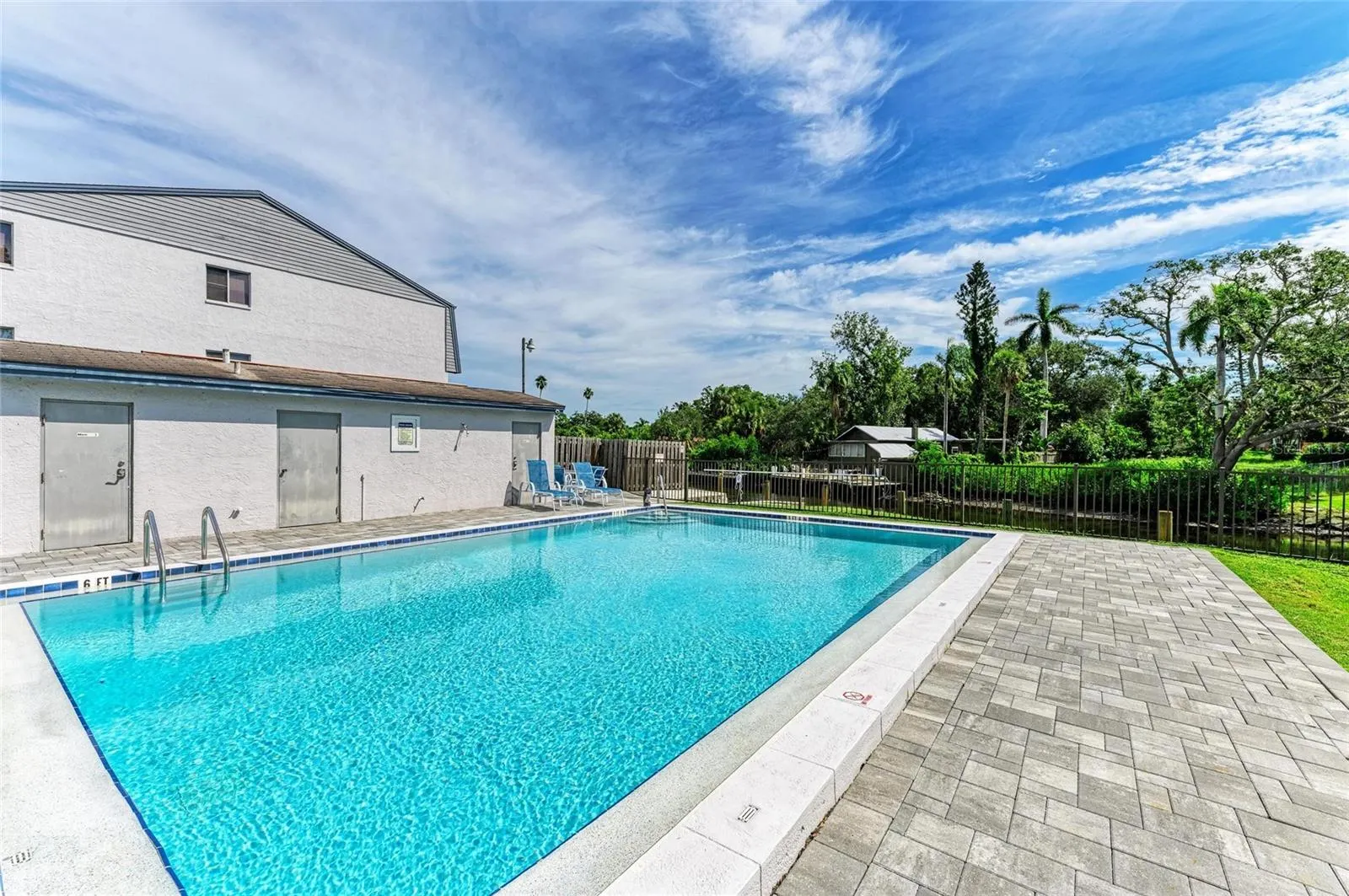 2124 TAMIAMI TRL #207, #207